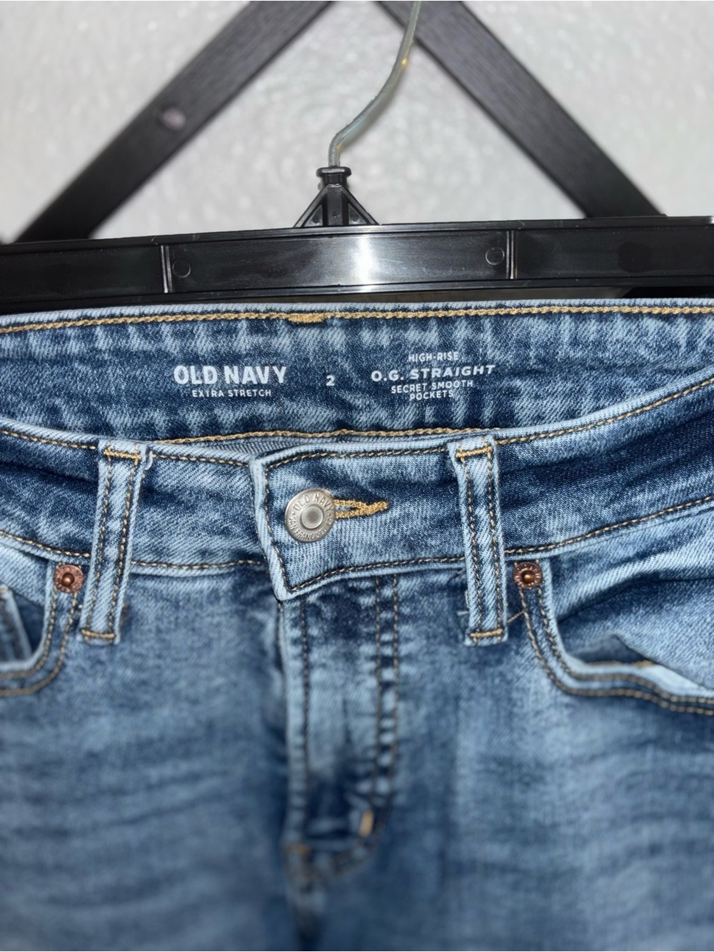 Old Navy O.G. Straight Jeans Size
2 Medium Wash High Rise
Straight Leg Stretch - Picture 3 of 4